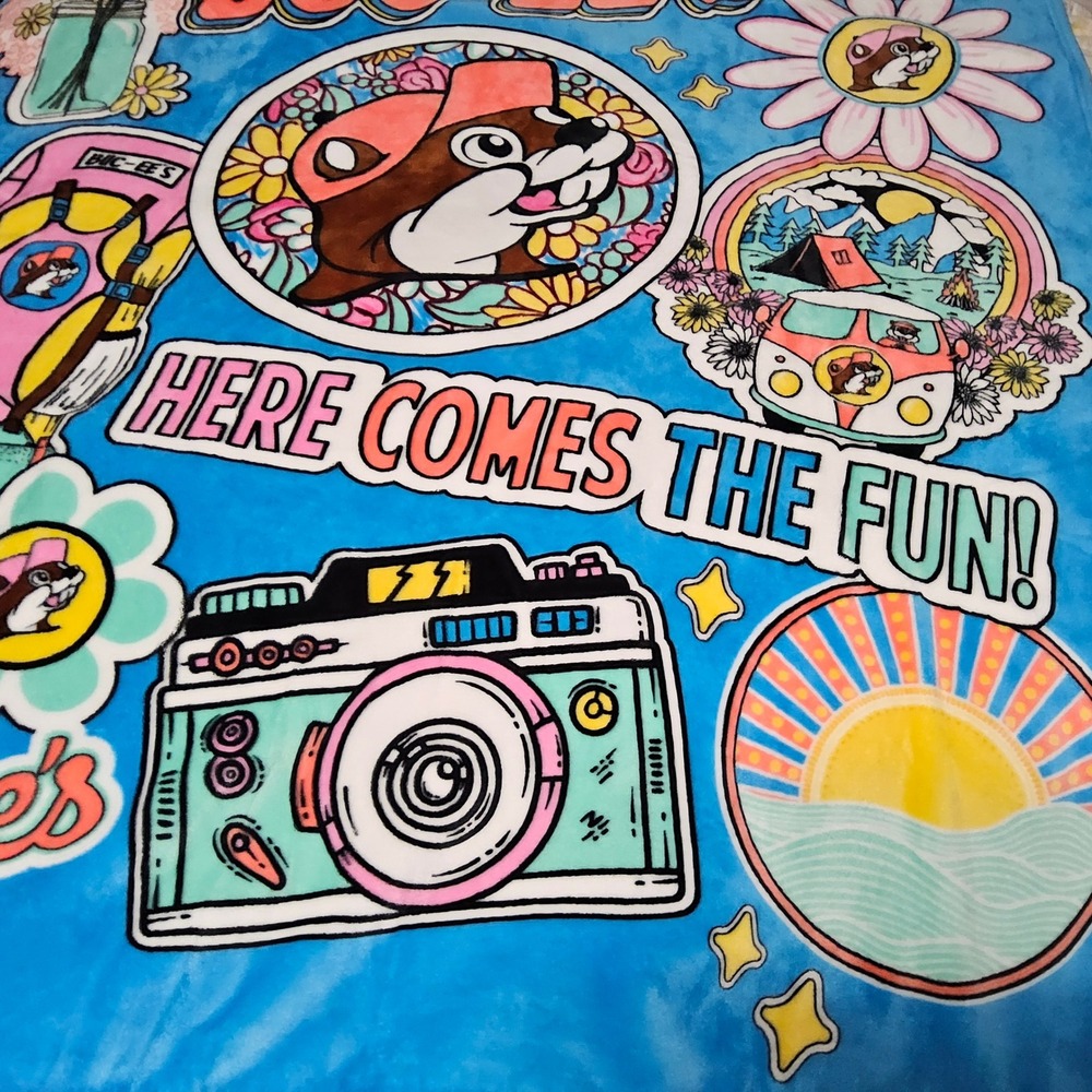 Buc-ees Plush Throw Blanket 50x70 Blue Here Comes The Fun Graphic Retro Camo